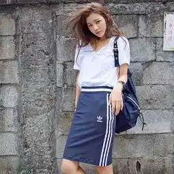 她,42岁没结婚把自己活成18岁少女