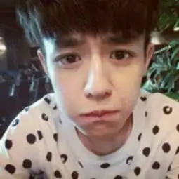 这男的是谁