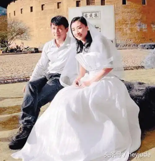 邹凯今日大婚,有一位伴娘令人关注,她的单身牵动无数粉丝