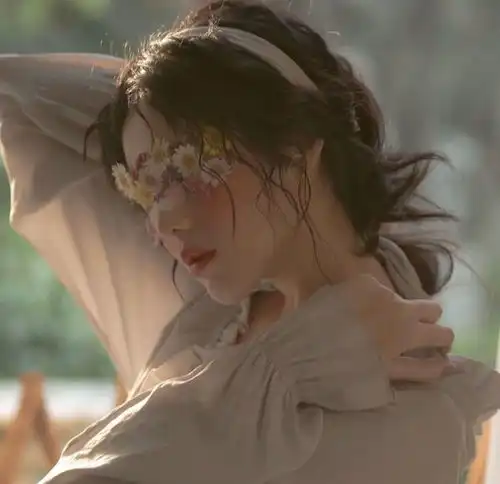 心动美女图片壁纸