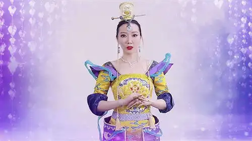 叶罗丽真人版舞台剧也太不走心了,王默怎么能比曼多拉年纪还大