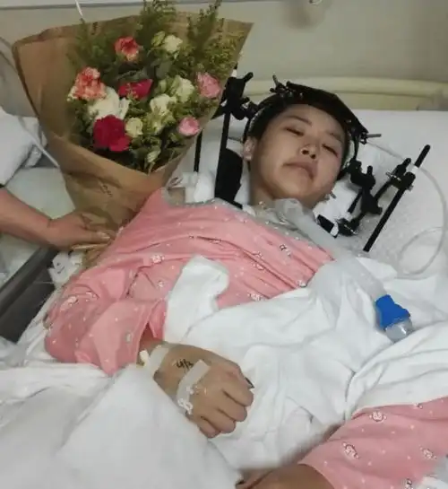 4年前,27岁海归女硕士,因一场车祸成高位截瘫,今成为时尚博主