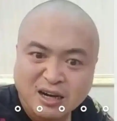醒醒你不可能变成王思聪,但你可以拥有他的表情包