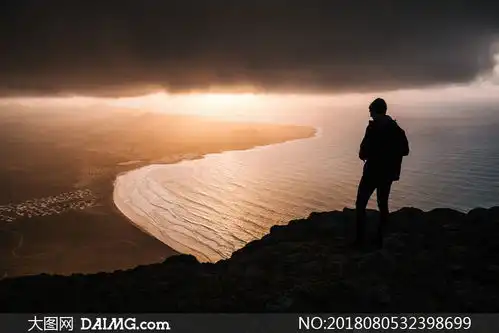 日落时分海景人物剪影摄影高清图片