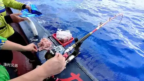 真实深海钓鱼刚到钓点钓友就中大鱼,运气太棒了