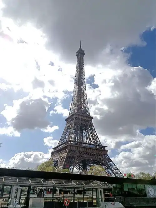 欧洲七国行3法国巴黎地标埃菲尔铁塔和凯旋门风景
