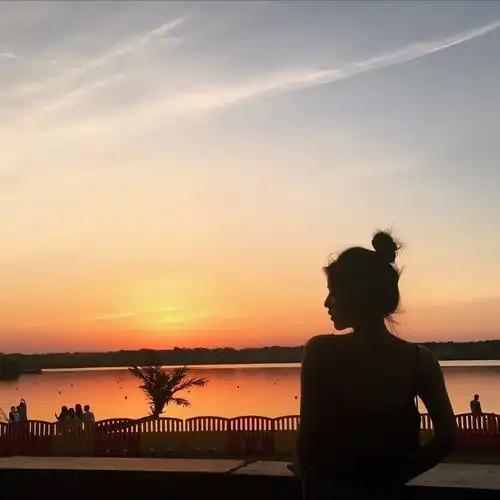 你是人间烟火不自知,我在俗世仰望应如是腾讯新闻