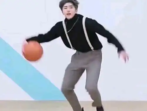 鸡你太美,篮球形象大使蔡徐坤,疫情期间吃海底捞
