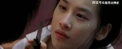 两个和周星驰打过官司的女人,如今都在炫富,为什么却褒贬不一
