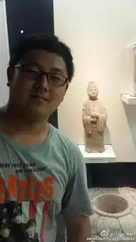 大饼脸日本萌妹逛博物馆撞脸元朝皇后画像网友笑翻