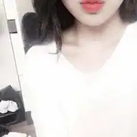 女生白色衣服露锁骨头像高清