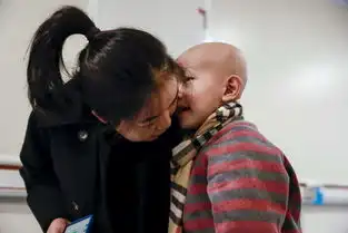 6岁萌娃病房内模仿网红韩美娟逗笑众人,母亲他可能熬不过春节