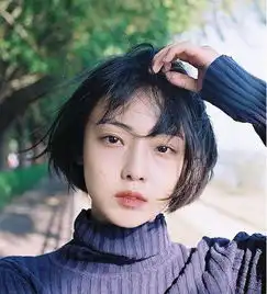 剪短或烫卷15款发型让你离时髦更近一步