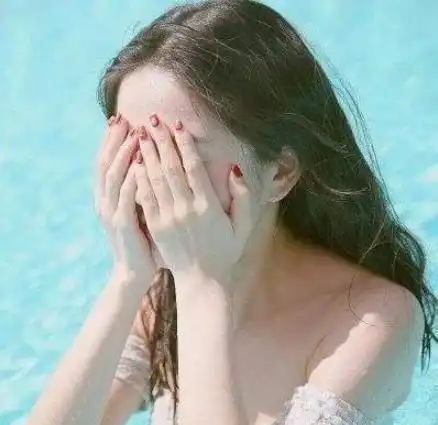 心理测试三个女孩,哪一个不开心测你的抗压能力是强是弱,准