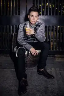 盛一伦暗黑风格写真尽显成熟邪魅的男人魅力