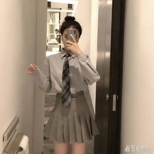 小青年和少女们为什么会钟爱jk制服呢