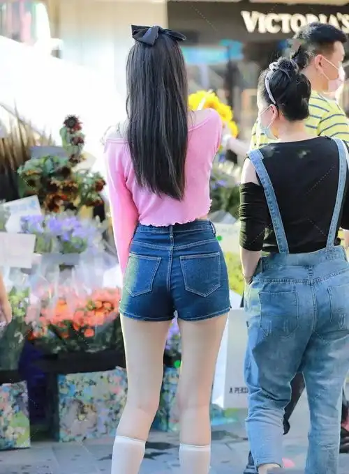 风格多元化的瑜伽裤,整体看起来美不胜收,谁穿都美2