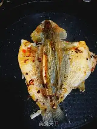 电饼铛快捷烤鲈鱼的做法如何用电饼铛快捷烤鲈鱼电饼铛快捷烤鲈鱼怎么做一溪月的菜谱