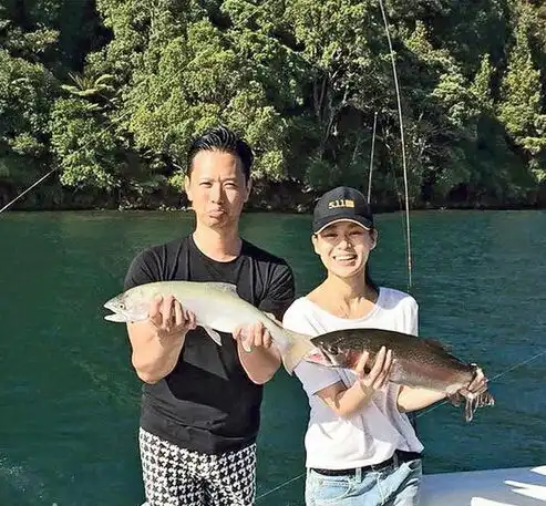 表情胡杏儿新西兰钓大鱼笑老公输了后扁嘴中国搜索河南表情
