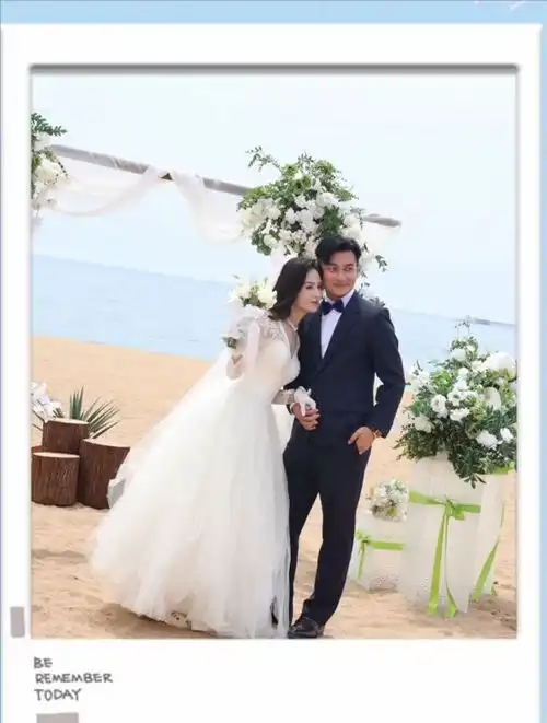 李若彤突然披婚纱对方小16岁酷似刘德华,曾苦恋富商10年陷抑郁