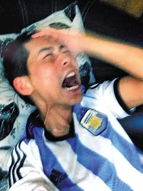明星看世界杯也疯狂田亮晒森碟表情包,陈小春应采儿秀恩爱