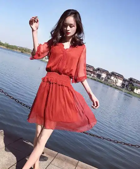 云想衣裳花想容,红衣美女又会让你想到什么呢