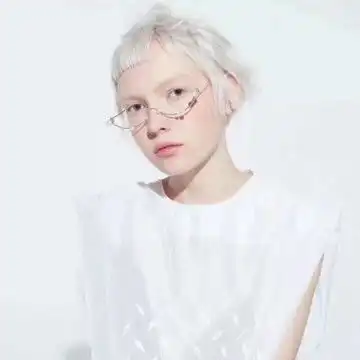 穿白色衣服女生头像