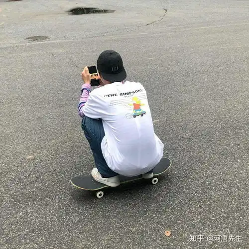 有没有王一博滑板的图