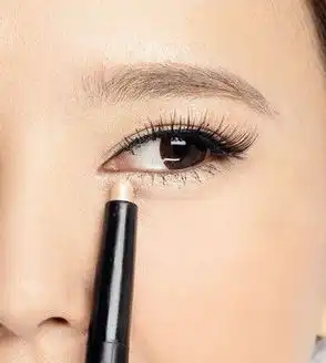 清爽哑光妆容教你灵动的乖乖女眼妆