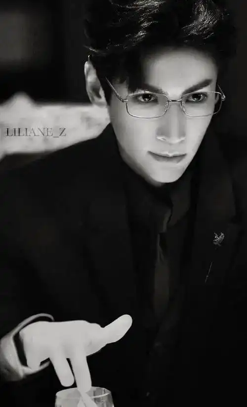 男明星眼镜鲨十大狙击心脏的斯文败类,请停止用脸鲨人