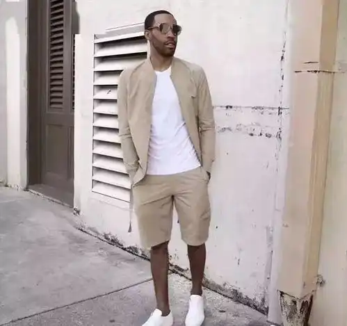 皮肤偏黑的男生,夏季如何穿衣搭配