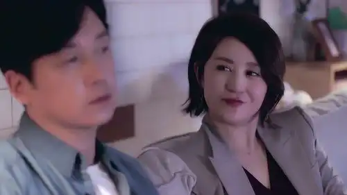 老婆让小伙别闹,直言十五年计划十五天实现了