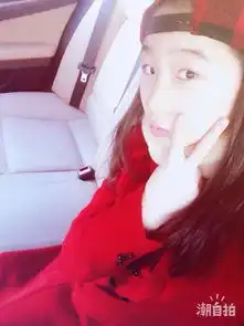 我六年级,喜欢我同桌,她长得很漂亮,腿很长,就是数学不好,每天问我题目,渐渐的对她有好感了,她还给