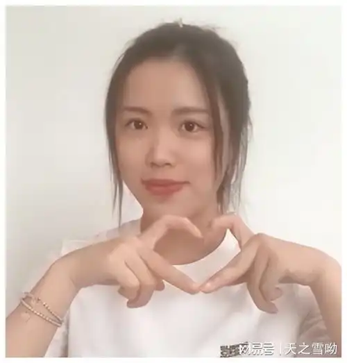 双金女孩杨倩18岁上清华,20岁奥运夺冠,如今因穿衣惹争议