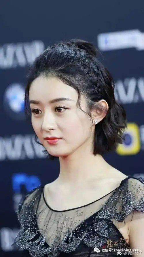 人红是非多,又有人给赵丽颖编故事了,看赵丽颖用表情包回拒