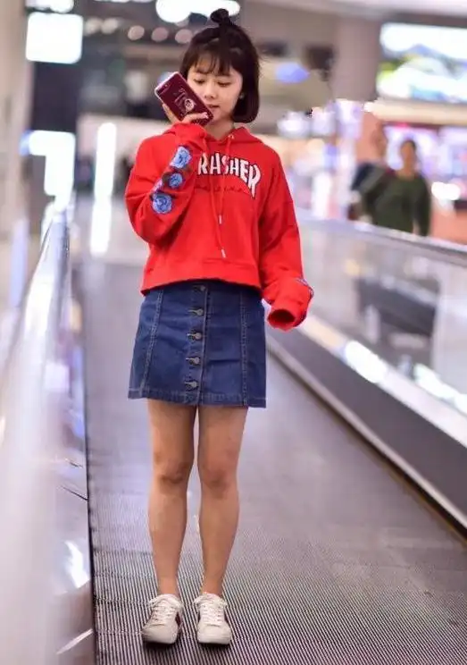 谭松韵不再是短粗腿身穿白色长裙优雅又显高,美得不像话