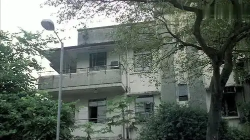 国产凌凌漆这段星爷抽烟的表情是不是很欠揍超级搞笑