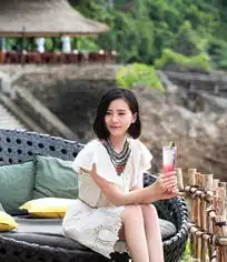 刘诗诗巧妙支招连衣裙打造清新感新浪黑龙江时尚