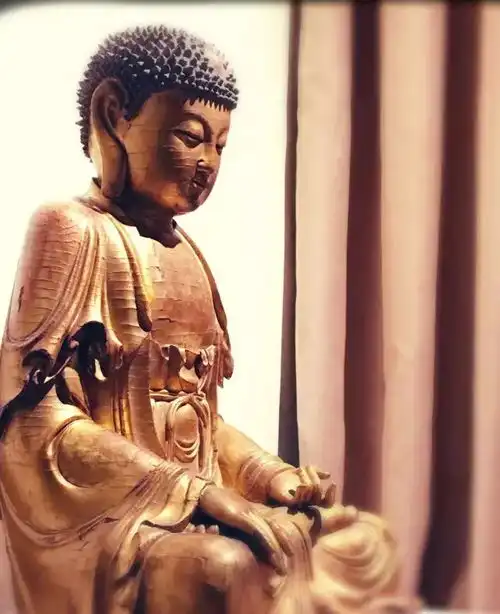 看脸的木造像世界,衣着留下了重要线索