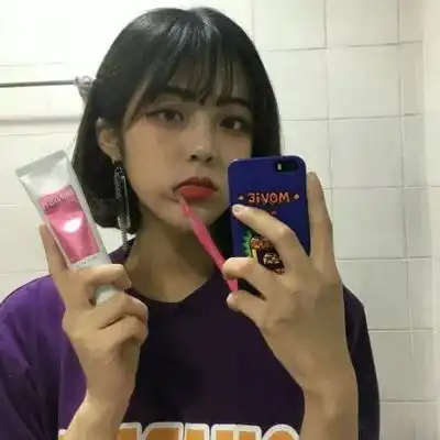 手机控女生头像
