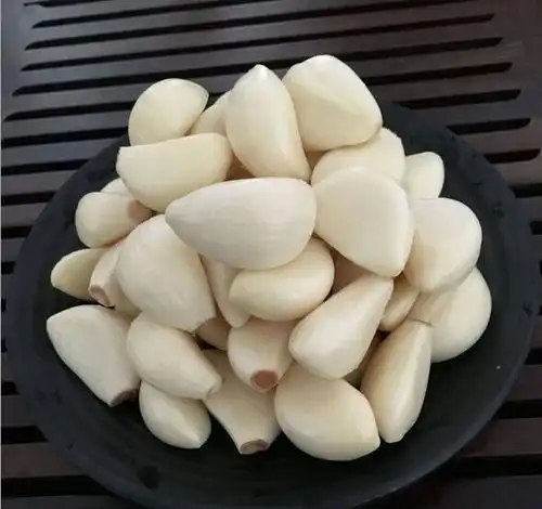 大蒜妙用,睡前脚底贴一片,解决了许多人的烦恼,早知早受益