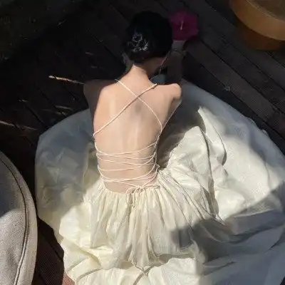 女生头像背影露背,头像女不露脸背影