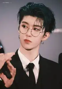 当男明星戴上金丝边眼镜,谁才是你心中斯文败类的最佳人选