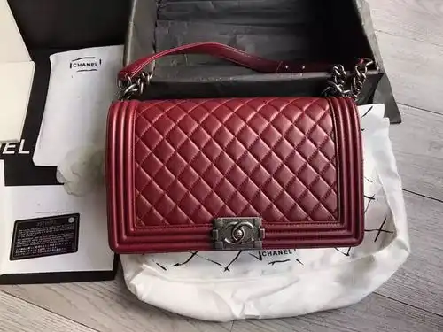 原单奢侈品是什么意思原单奢侈品包包是真的吗结果你信了吗
