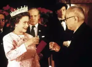 中国老人对话英国老人