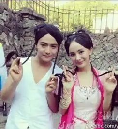 曝李易峰古剑奇谭雷人片场照杨幂犯二滚动新闻