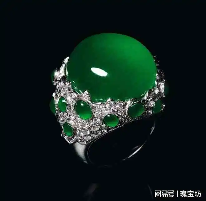 翡翠山水挂件品质选购保养与收藏全方位解析