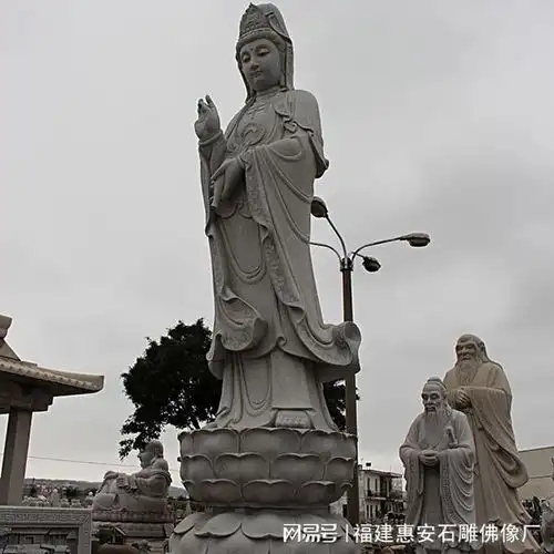 石雕观音菩萨的智慧之眼眉间白毫相