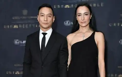 吴彦祖带老婆亮相,一袭斜肩小黑裙优雅大方,长相气质像极老公