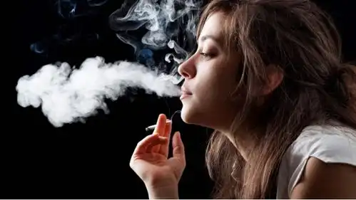 43岁男子脑梗离世,医生叹息饭后常做一事,血管迟早水泄不通
